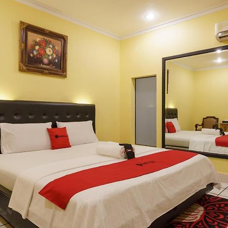 Reddoorz Plus Near Ancol Джакарта Экстерьер фото