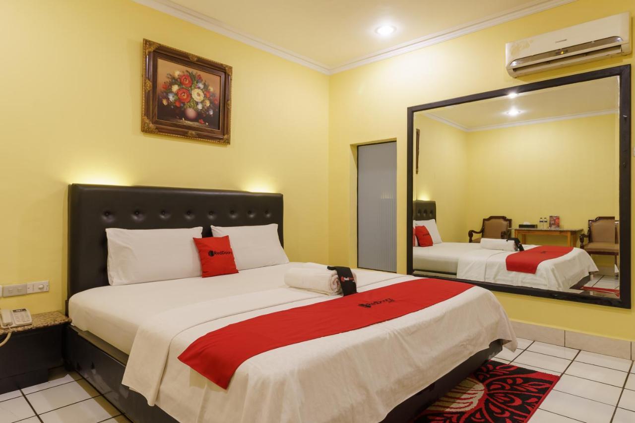 Reddoorz Plus Near Ancol Джакарта Экстерьер фото