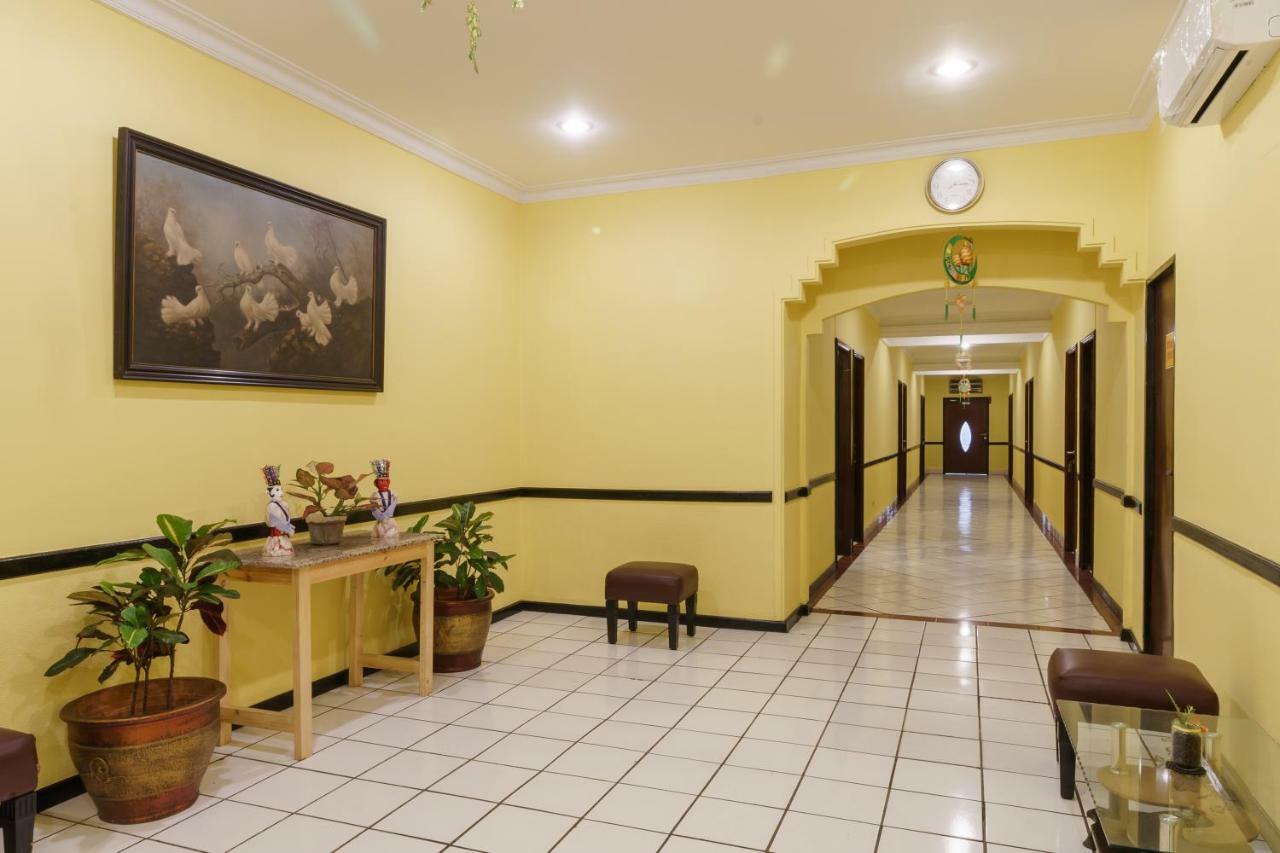 Reddoorz Plus Near Ancol Джакарта Экстерьер фото