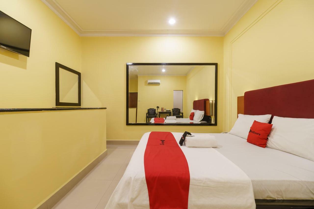 Reddoorz Plus Near Ancol Джакарта Экстерьер фото