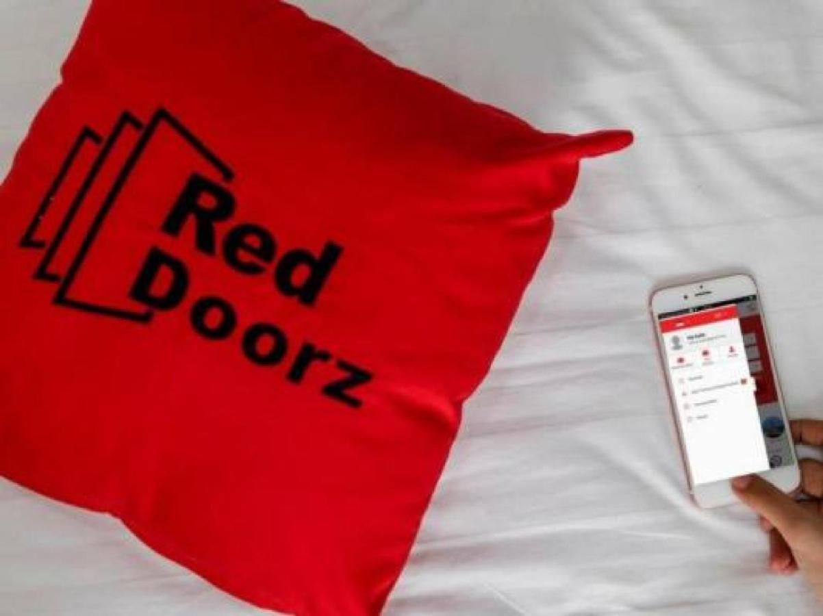 Reddoorz Plus Near Ancol Джакарта Экстерьер фото